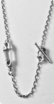 necklaces-safety-pin.jpg
